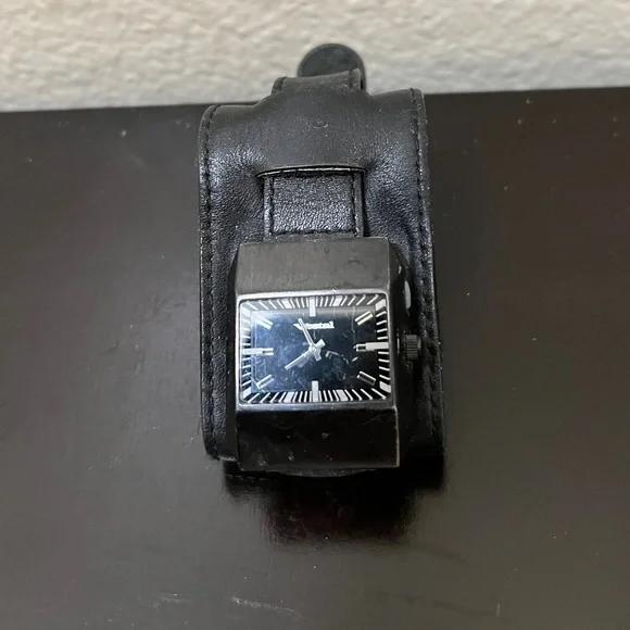 Vestal | Accessories | Vintage Vestal Mens Leather Wrap  display picture 1